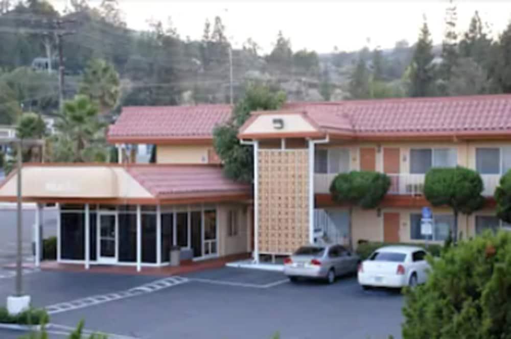 Relax Inn & Suites El Cajón Exterior foto